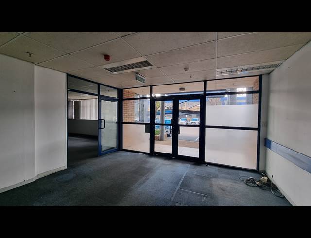 4,332M² WAREHOUSE TO LET IN JET PARK